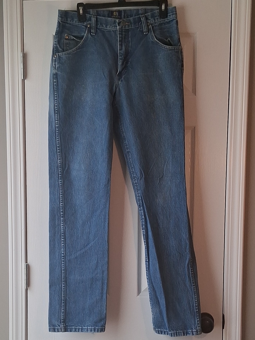 Wrangler Straight-Leg Jeans in Blue Denim
